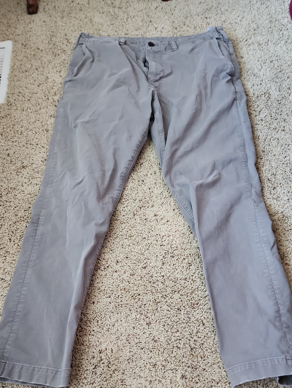 American Eagle Outfitters Light Gray Men's Chino Pants